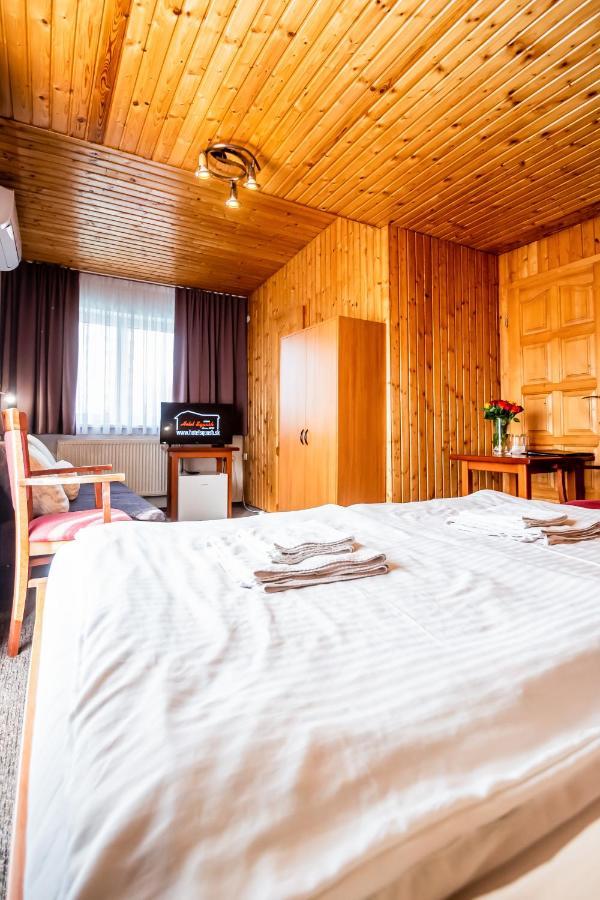 Hotel Squash Centrum Prievidza Exterior foto