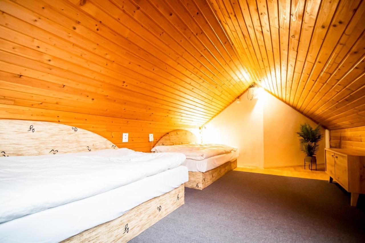 Hotel Squash Centrum Prievidza Exterior foto