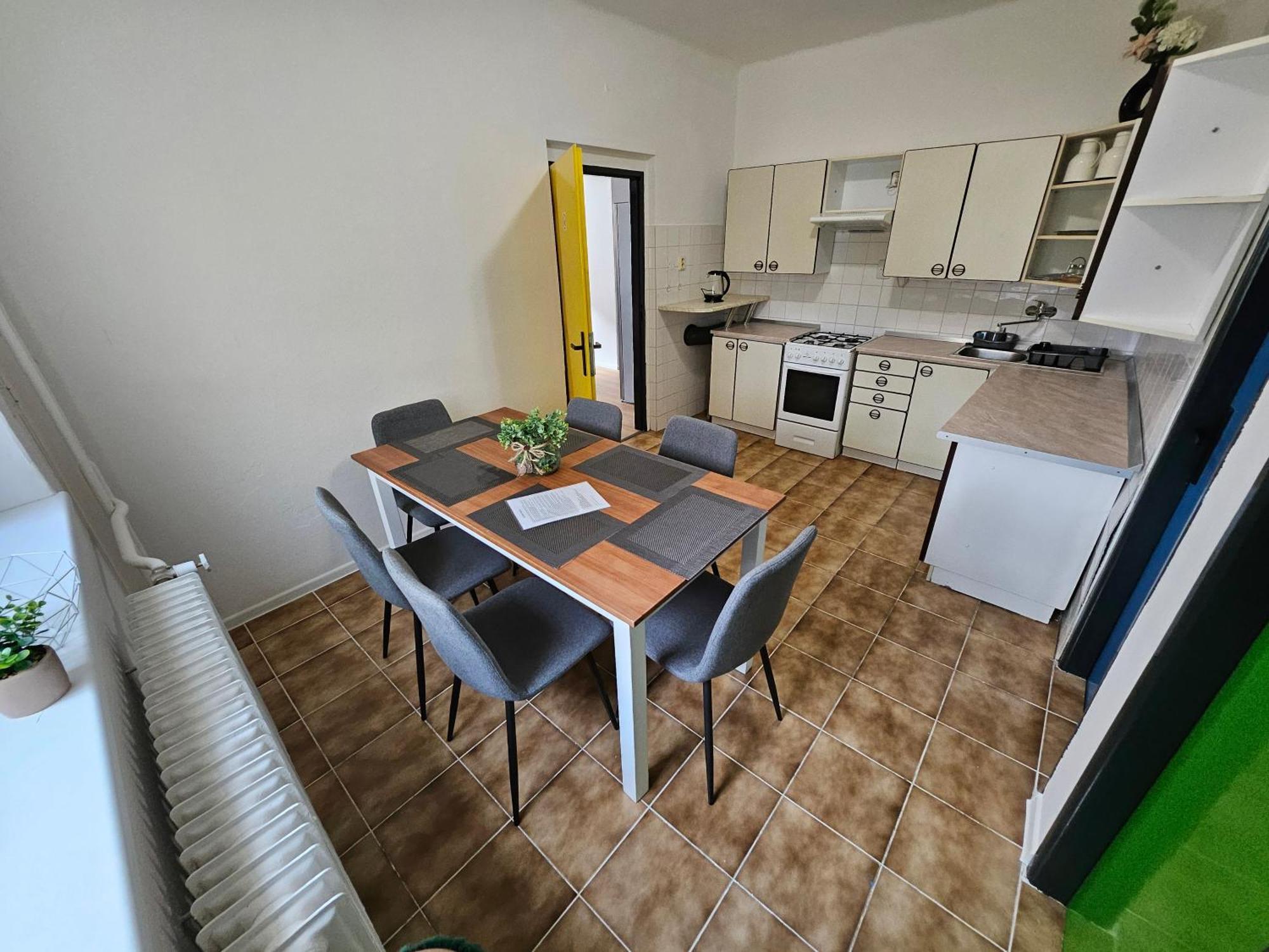 Hotel Squash Centrum Prievidza Quarto foto